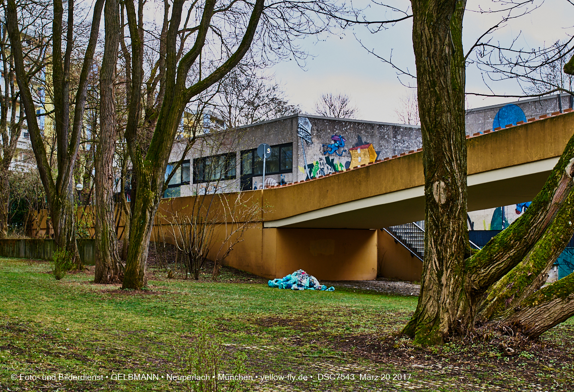 21.03.2017 - Abrissbaustelle Quiddezentrum in Neuperlach